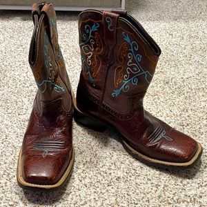 THE ARIAT ORIGINAL FATBABY Square Toe Mid Calf Cowgirl Boots